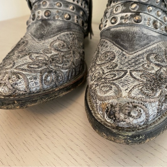 Corral Gray Ankle Booties with Fringe and Embroidery - Picture 2 of 8